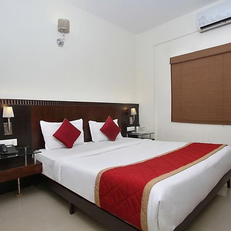 Hotel Amshi International Бангалор Екстериор снимка