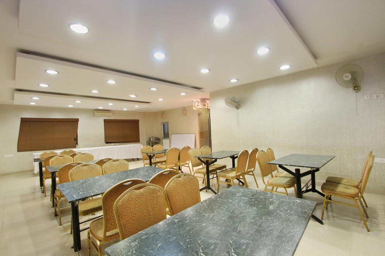Hotel Amshi International Бангалор Екстериор снимка