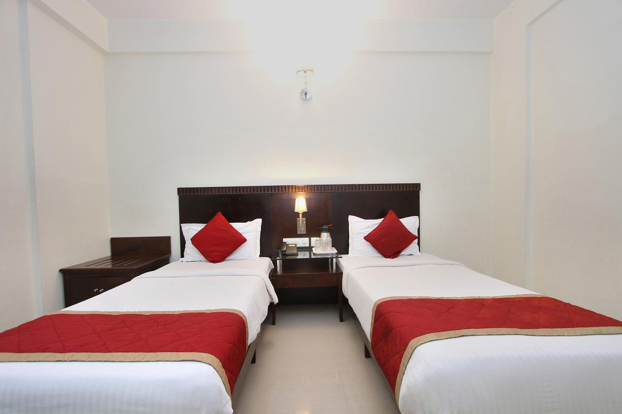 Hotel Amshi International Бангалор Екстериор снимка