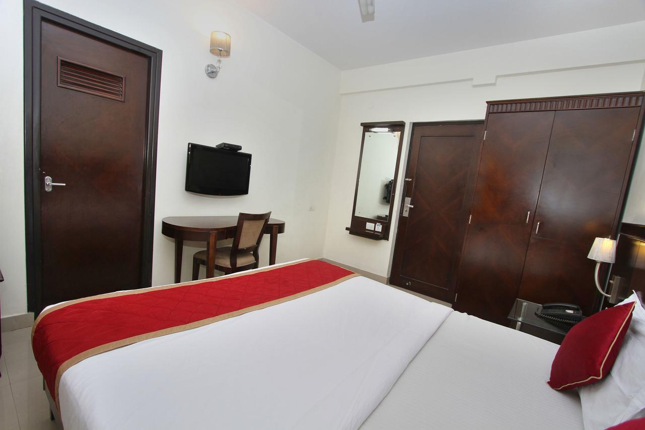 Hotel Amshi International Бангалор Екстериор снимка