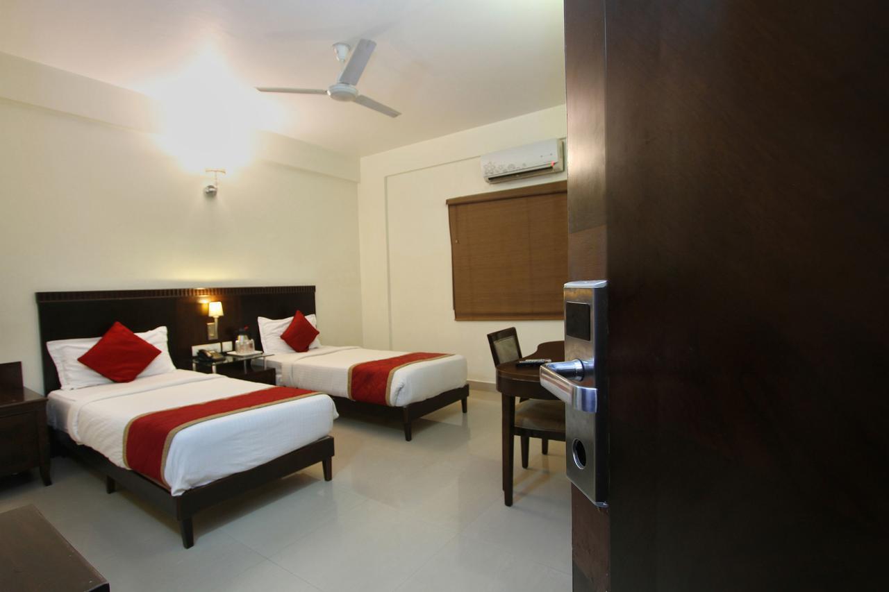 Hotel Amshi International Бангалор Екстериор снимка